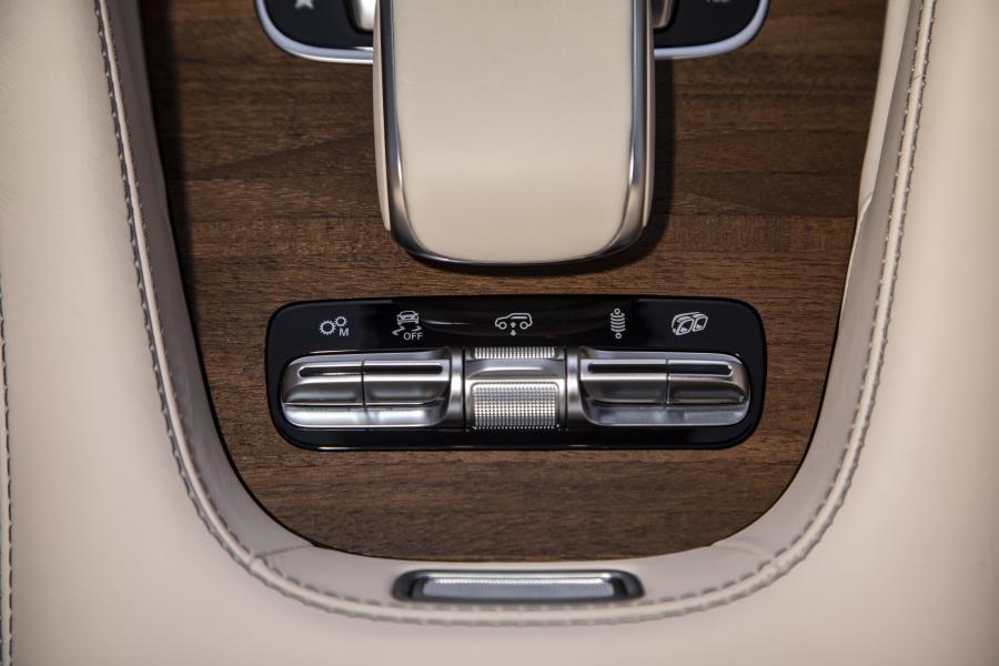 Детали интерьера Mercedes-AMG GLS63 4Matic+ (X167) 2020 года  (NA) (фото 64 из 89)